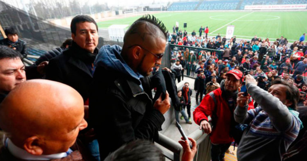 Arturo Vidal en la inauguración del estadio Municipal que, en ese entonces, llevaba su nombre.