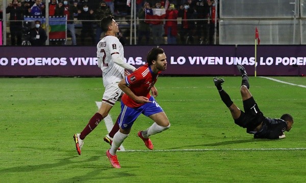 Brereton llegó a Chile con saludo colocolino a espera de aportar nuevos goles a la selección chilena. (Foto: Agencia UNO)