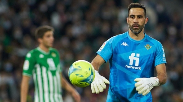 SEVILLA, SPAIN - NOVEMBER 07: Claudio Bravo of Real Betis looks on during the spanish league, La Liga Santander, football match played between Real Betis and Sevilla FC at Benito Villamarin stadium on November 7, 2021, in Sevilla, Spain. (Photo By Joaquin Corchero/Europa Press via Getty Images)