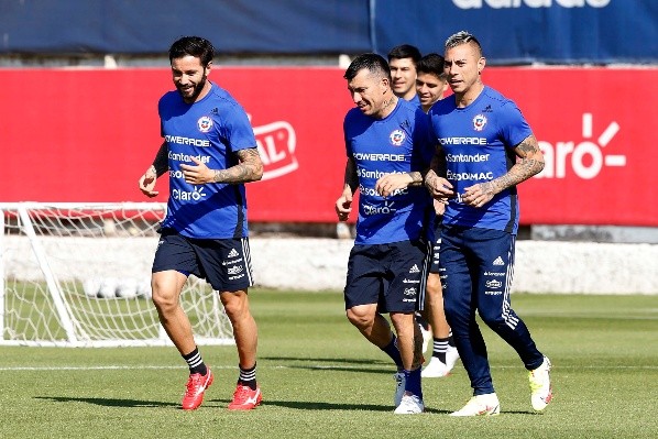 Trabajando con sus compañeros en el entrenamiento en Juan Pinto Durán. Foto: ANFP