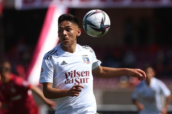 Joan Cruz será de la partida en Colo Colo para enfrentar a Deportes Melipilla. Foto: Agencia Uno