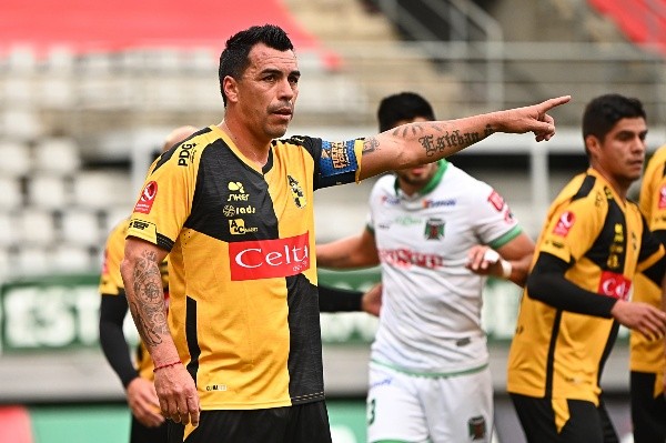 El histórico goleador del fútbol chileno planea su retiro para fin de año.