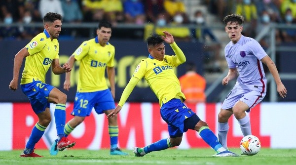 Santiago Arzamendia y Tomás Alarcón militan en el Cádiz. (Foto: Getty Images)