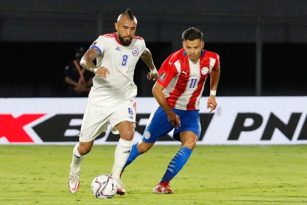 Arturo Vidal brilló en el medio del campo de Chile ante Paraguay. (Foto: Getty Images)