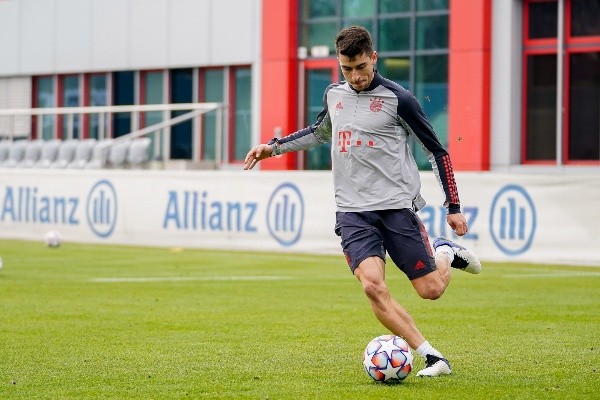 Marc Roca en el entrenamiento del Bayern Múnich