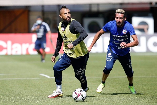Isla se mantuvo haciendo actividad física en el aislamiento y hoy estuvo en el trabajo de cancha en la Roja. Foto: ANFP
