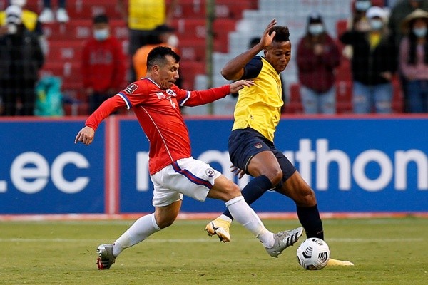 Chile y Ecuador vuelven a enfrentarse en las eliminatorias a Qatar 2022. La vez pasada, en Quito, fue un empate sin goles. Foto: Carlos Parra, ANFP.