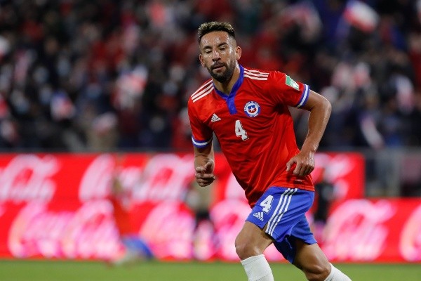 Apenas supo de su contacto estrecho, Mauricio Isla se apartó del plantel y activó los protocolos. Por suerte, no se registró ningún caso y el propio jugador quedó limpio de la pandemia. Foto: Agencia Uno