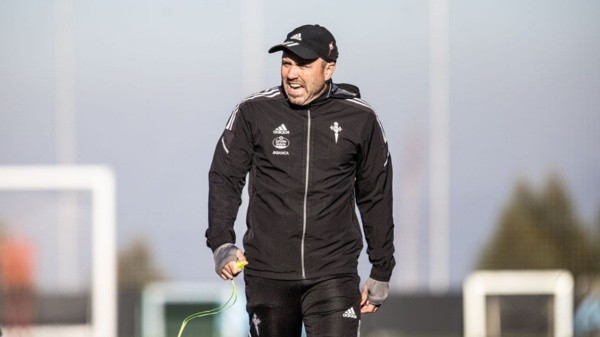 Eduardo Coudet dirigiendo práctica del Celta de Vigo
