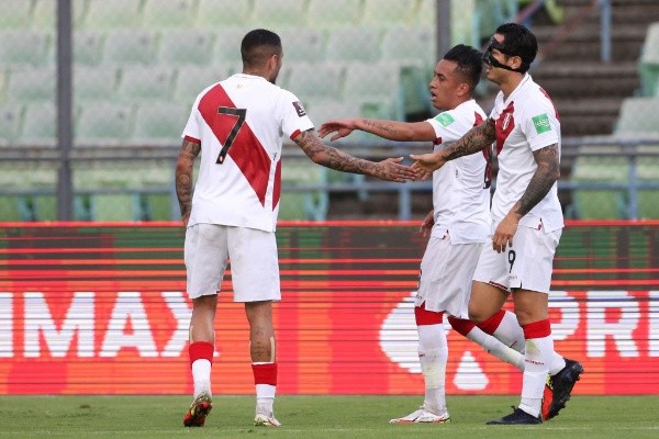 Perú quiere Mundial y no baja los brazos: triunfo ante Venezuela y tarea para Chile.