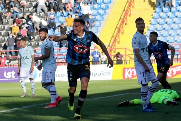 Huachipato derrotó a Santiago Wanderers y quedó a un punto de escapar de la zona de descenso, a dos fechas del final. Foto: Agencia Uno