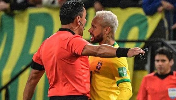 El pechazo que le mandó Neymar a Roberto Tobar quedó sin amonestación del árbitro