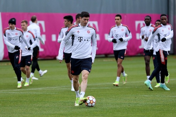 El Bayern Múnich adoptará duras medidas en contra de los jugadores de su plantel que decidan no vacunarse en contra del coronavirus. (Foto: Getty Images)