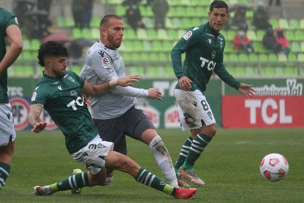 A pesar del descenso de Santiago Wanderers, Daniel González fue uno de los puntos altos del cuadro Caturro, que no pudo evitar caer a Primera B (Foto:    Agencia UNO)
