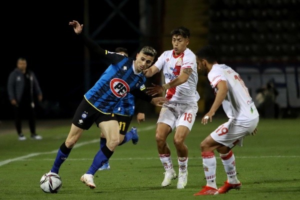 Walter Manzzatyi es una de las figuras en el buen momento de Huachipato. (Foto: Agencia Uno)