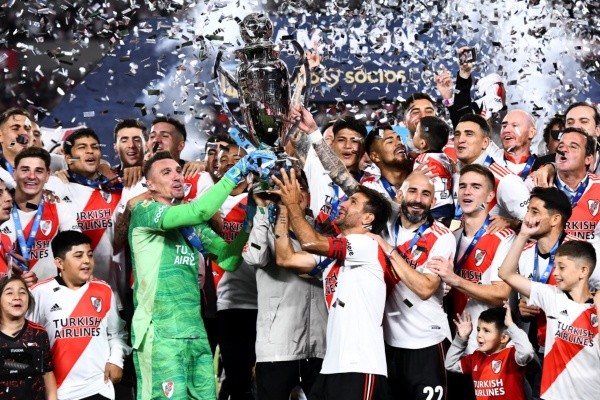 River Plate levanta la copa como campeón de Argentina