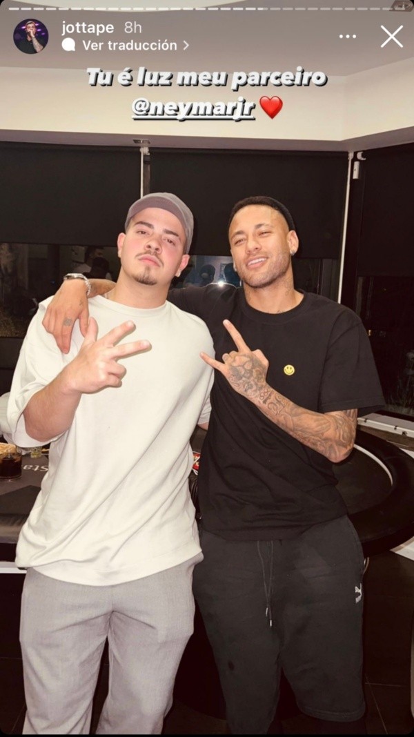 Neymar junto a su compatriota Jottape de fiesta en París. (Foto: captura)
