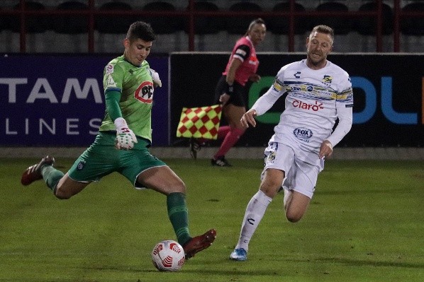 Martín Parra ha tenido que pararse bajo los tres palos del arco de Huachipato en siete oportunidades en la temporada 2021. (Foto: Agencia UNO)