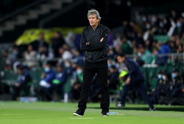 Pese a tener contrato hasta 2023 el Betis lo quiere asegurar