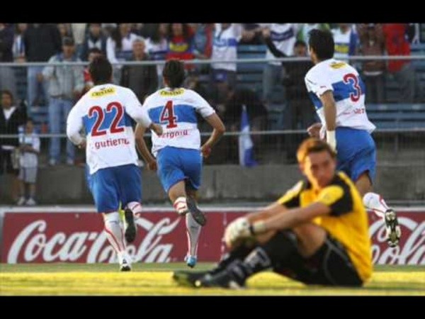 Pérez lo pasó mal jugando ante la UC el 2010.