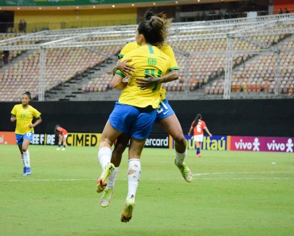 Brasil supo aprovechar los errores de Chile. (Foto: @SelecaoFemenina)