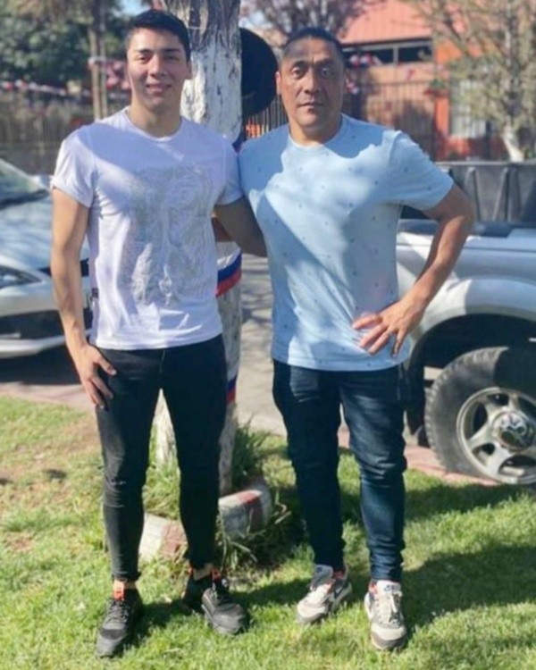 Papá e hijo estuvieron juntos en Cobreloa en esta temporada. Foto: Instagram