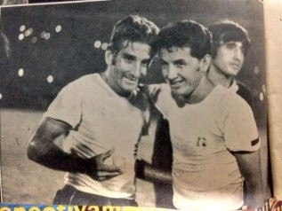 Beyruth celebra junto a Leonel Sánchez el título de 1970.