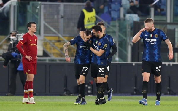 Inter le da un baile a la Roma y lo golea en el primer tiempo. Foto: Getty Images