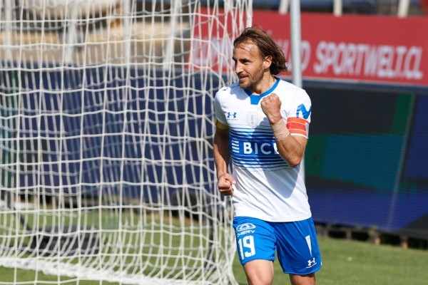 El capitán aún no define su futuro con la UC.