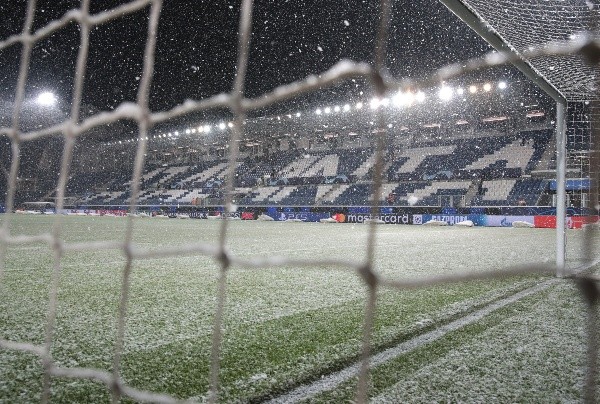 En Bérgamo la nieve no cesó y no dejó jugar el partido. (Foto: Getty Images)