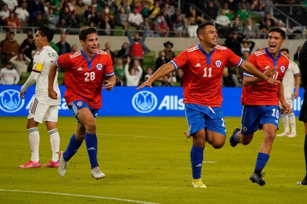 Chile sacó un valioso empate ante México con un equipo totalmente renovado. Los goles fueron de Iván Morales y Pablo Parra. Foto: Getty Images