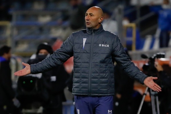 El técnico de Universidad Católica fue vital para enderezar el equipo y conseguir el histórico tetracampeonato en 2021. (Foto: Agencia UNO)