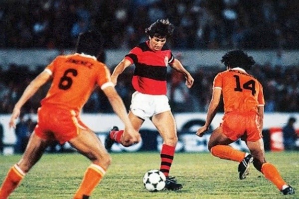 Cobreloa consigue una victoria en el Nacional ante Flamengo y lleva la definición a un desempate en Uruguay por la Copa Libertadores 1981.