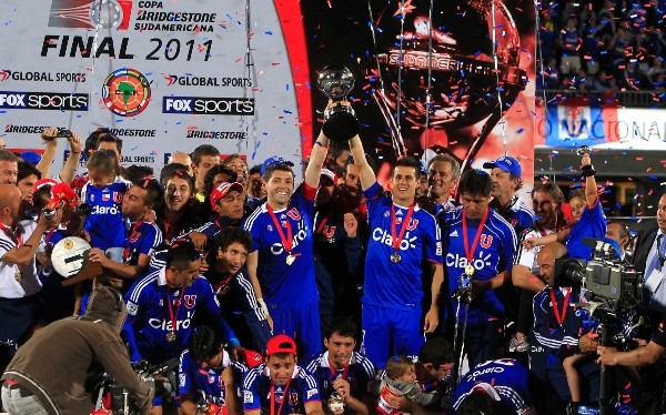 Los azules levantan una copa internacional por primera vez en su historia