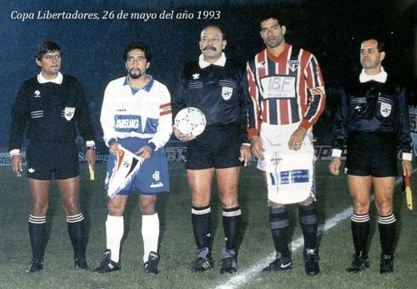 Universidad Católica logró ganar en 1993 por 2-0, pero en la idea había sido derrotada por 5-1.