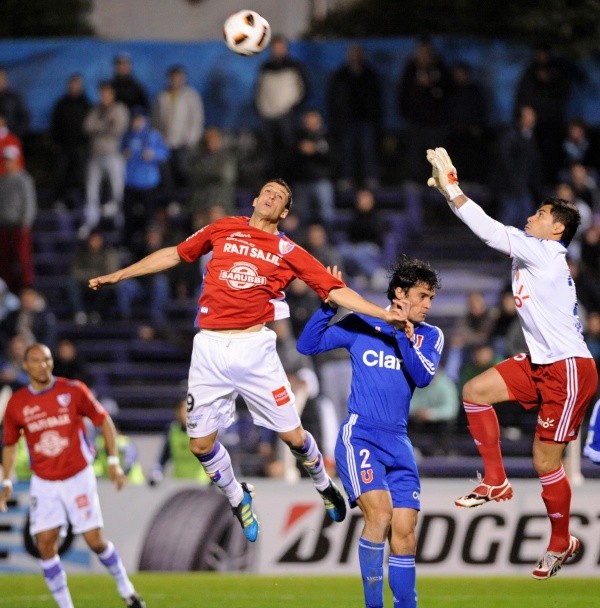 Universidad de Chile igualó 0-0 contra Fénix en Montevideo
