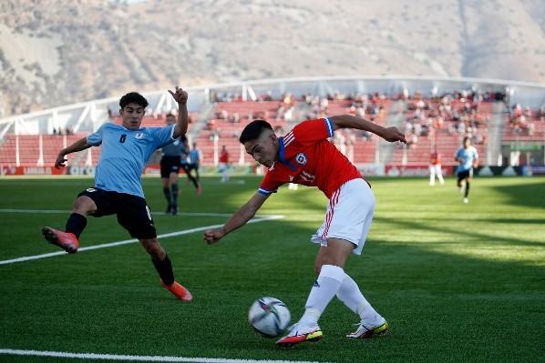 Cruz anotó un gol y dio dos asistencias en la Roja. Foto: ANFP.