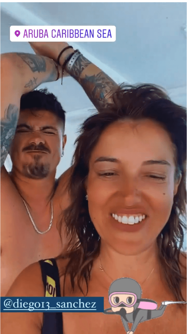 A guatita pelada el Mono Sánchez se relaja en Aruba junto a Yamila Reyna. Foto: Instagram