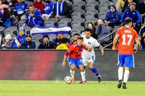 Marcelo Allende hizo su debut con la camiseta de la selección chilena adulta ante El Salvador en Estados Unidos. (Foto: Captura)