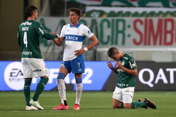 Benjamín Kuscevic fue otro defensa que destacó con la camiseta de Universidad Católica, y desde su partida a Palmeiras ya ganó dos Copas Libertadores. (Foto: Getty)
