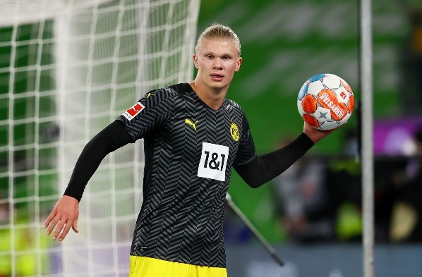 Erling Haaland tendría como prioridad jugar en Barcelona. (Foto: Getty Images)