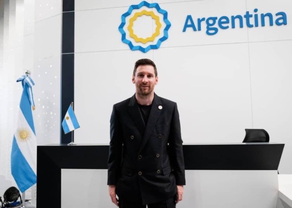 Lionel Messi en Dubai: La Pulga se saca la presión y evita calificar a Argentina como favorita para el Mundial de Qatar. (Foto:Expo Dubai 2020)