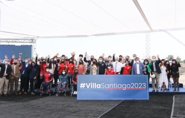 Presidente Piñera, junto a diversas autoridades y deportistas de alto rendimiento en acto realizado en Cerrillos.