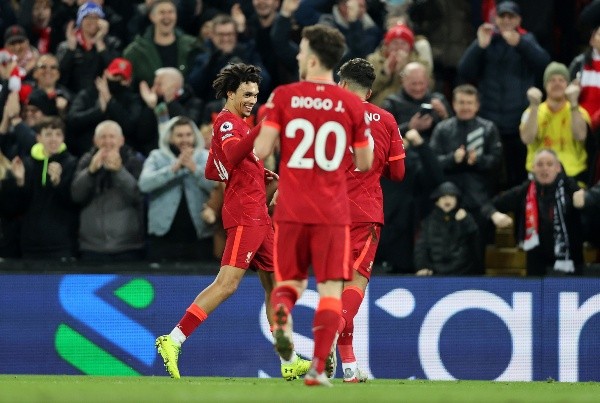 Liverpool se mantiene como escolta de la Premier League a un punto del Manchester City. (Foto: Getty Images)