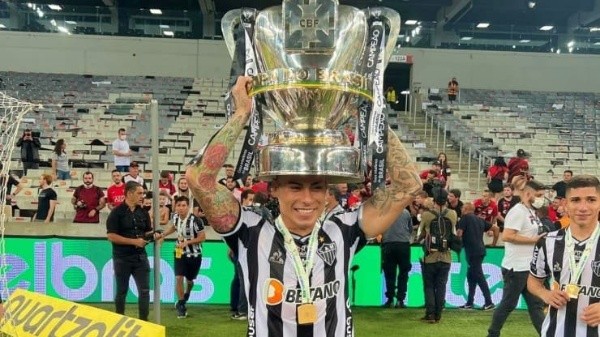 Vargas ganó dos torneos con el Galo en Brasil. Foto: Instagram