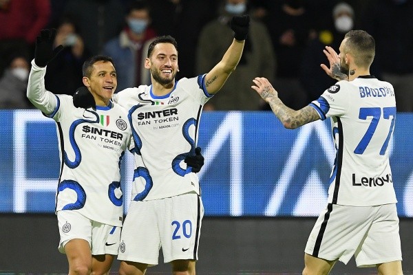 Alexis Sánchez brilló con un golazo en la victoria del Inter de Milán y puso el 3-0 en el marcador que terminó 5-0. (Foto: Getty)