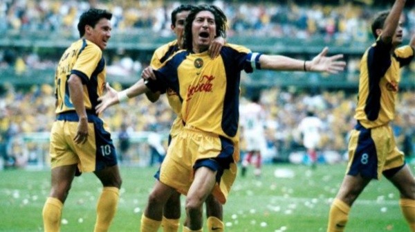 Iván Zamorano, uno de los fichajes top del América de México