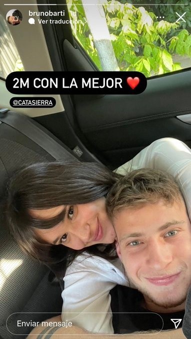 La foto de la pareja festejando su relación