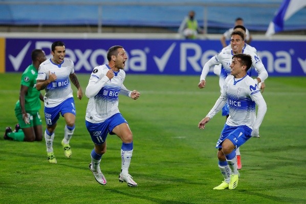 Luciano Aued renovó por una temporada en Universidad Católica