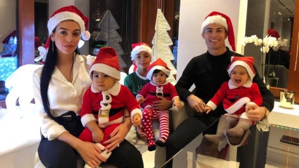 Cristiano Ronaldo también tiene su corazón navideño (Instagram)